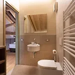 8 Loft Apartment