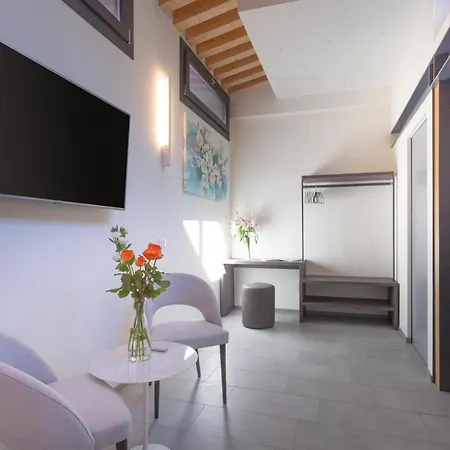 8 Loft Lägenhet *