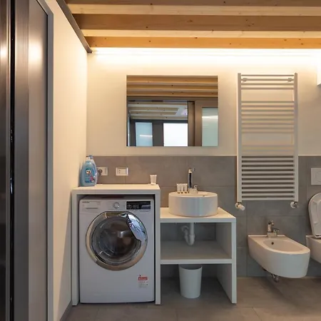 8 Loft Apartment