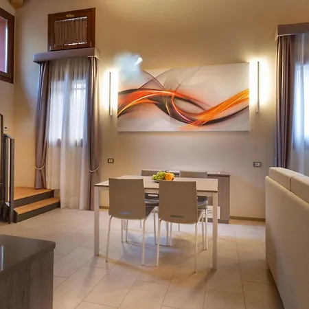 8 Loft Apartment